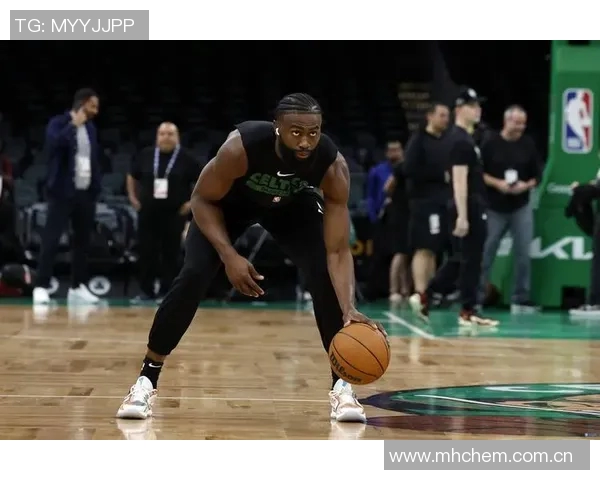 杰伦布朗强调篮板保护重要性并展望球队潜力提升空间